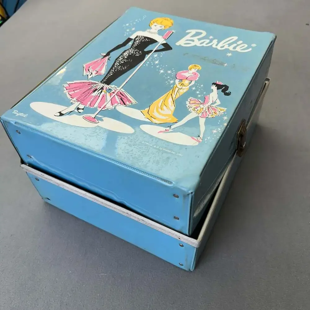 Vintage 1962 Mattel Barbie Ponytail Doll Carrying Case Wardrobe
